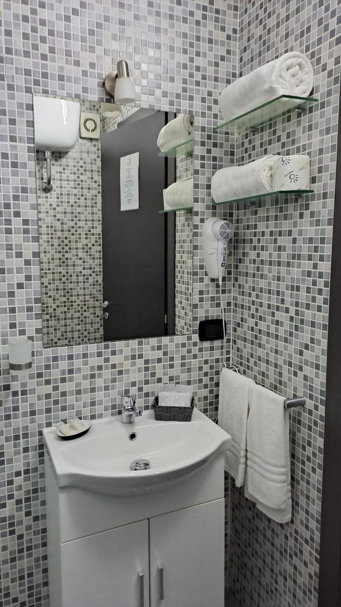 Royal Poerio Hotel Napoli Ngoại thất bức ảnh