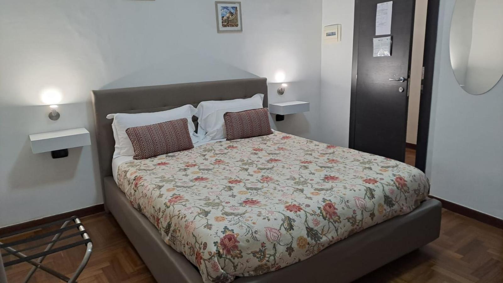 Royal Poerio Hotel Napoli Ngoại thất bức ảnh